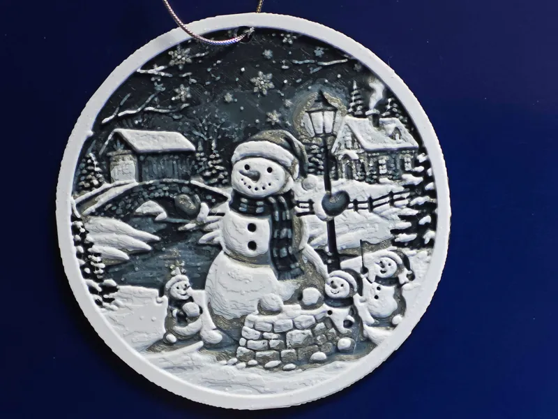 Lovley Snowman V1 Christmas Ornament in 4 colors.