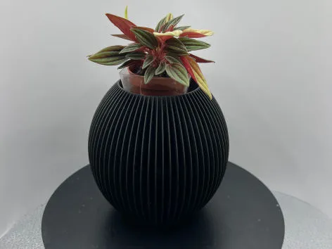 Simply modern round pot