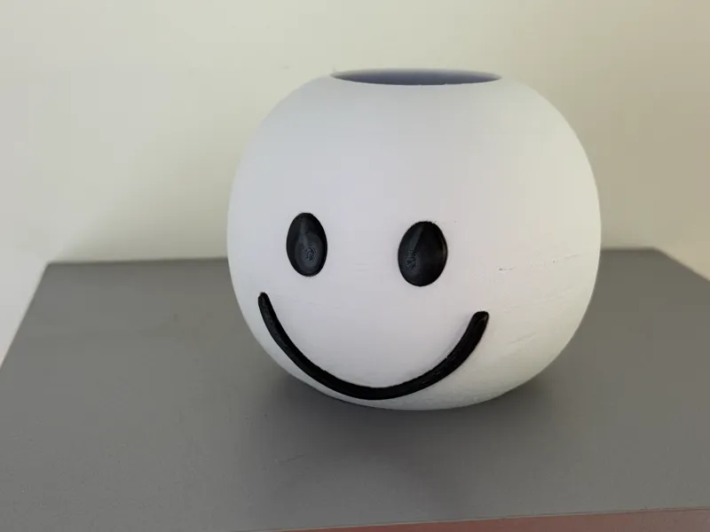 Smiling pot