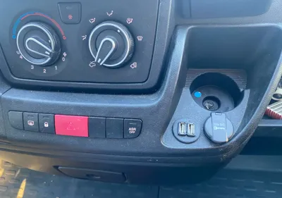 Fiat Ducato, Peugeot Boxer, Citroen USB Mount