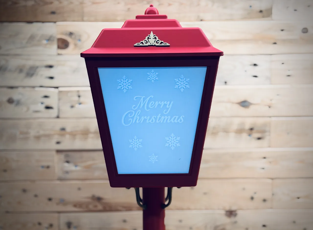 Festive Lamppost view 3