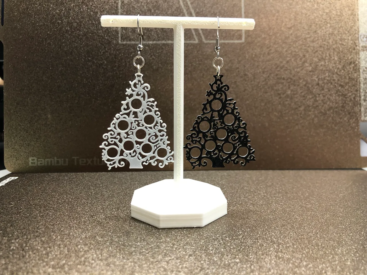 Christmas tree earrings no AMS view 3
