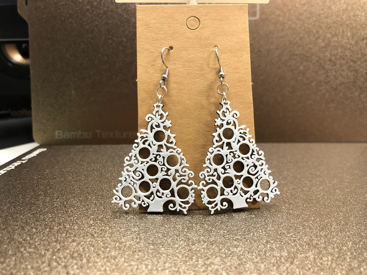 Christmas tree earrings no AMS view 4