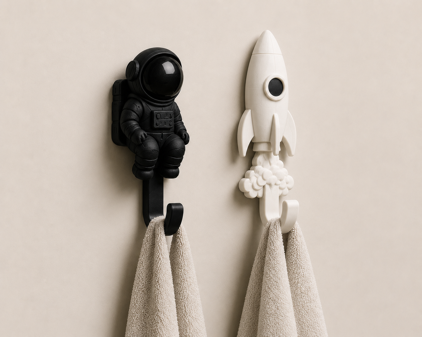 Miniatura 1 do modelo 3D Space Wall Hook Set  Astronaut + Rocket 