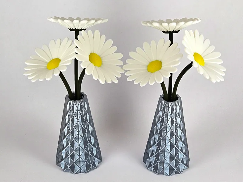 Marguerit in flower vase