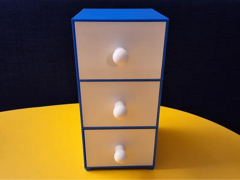 Furniture with 3 drawers
