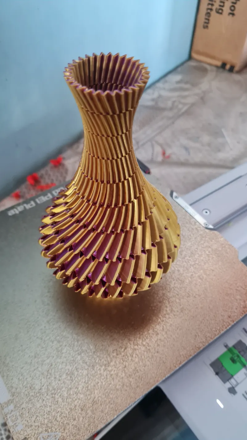 Glitched Spiral Vase 