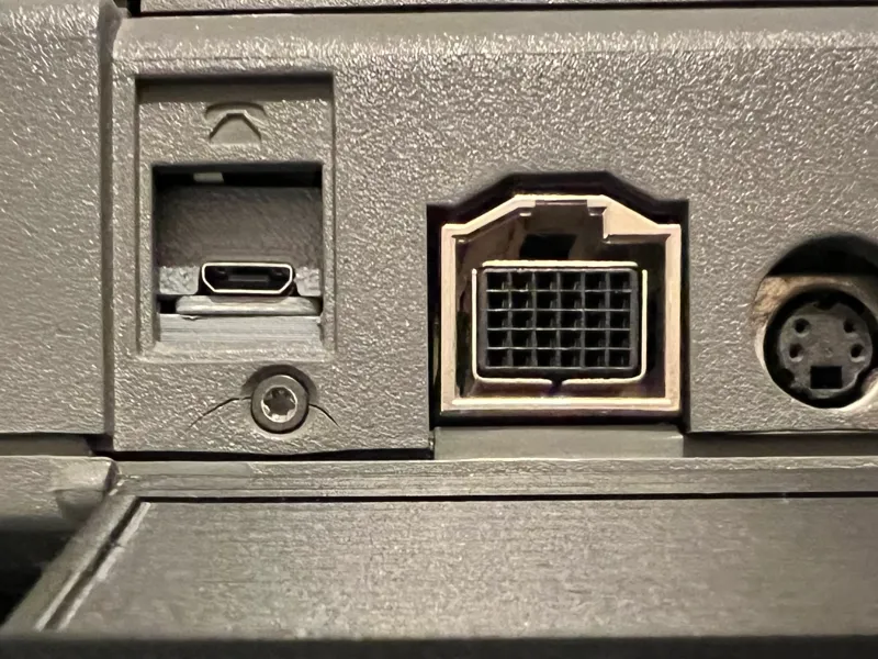 PowerBook 170 Modem USB-Micro Port