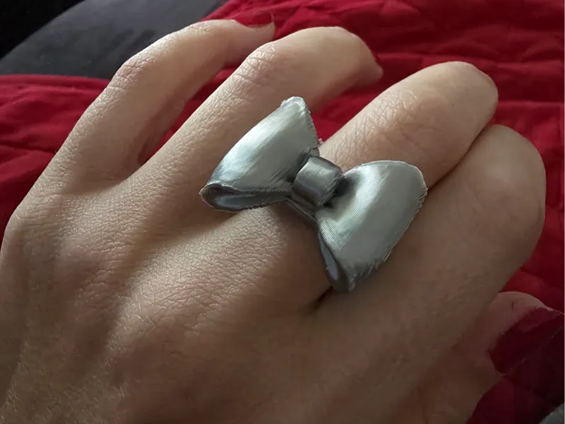 Anello con fiocco