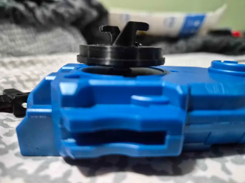 Beyblade Metal Fusion Prongs/Adapter
