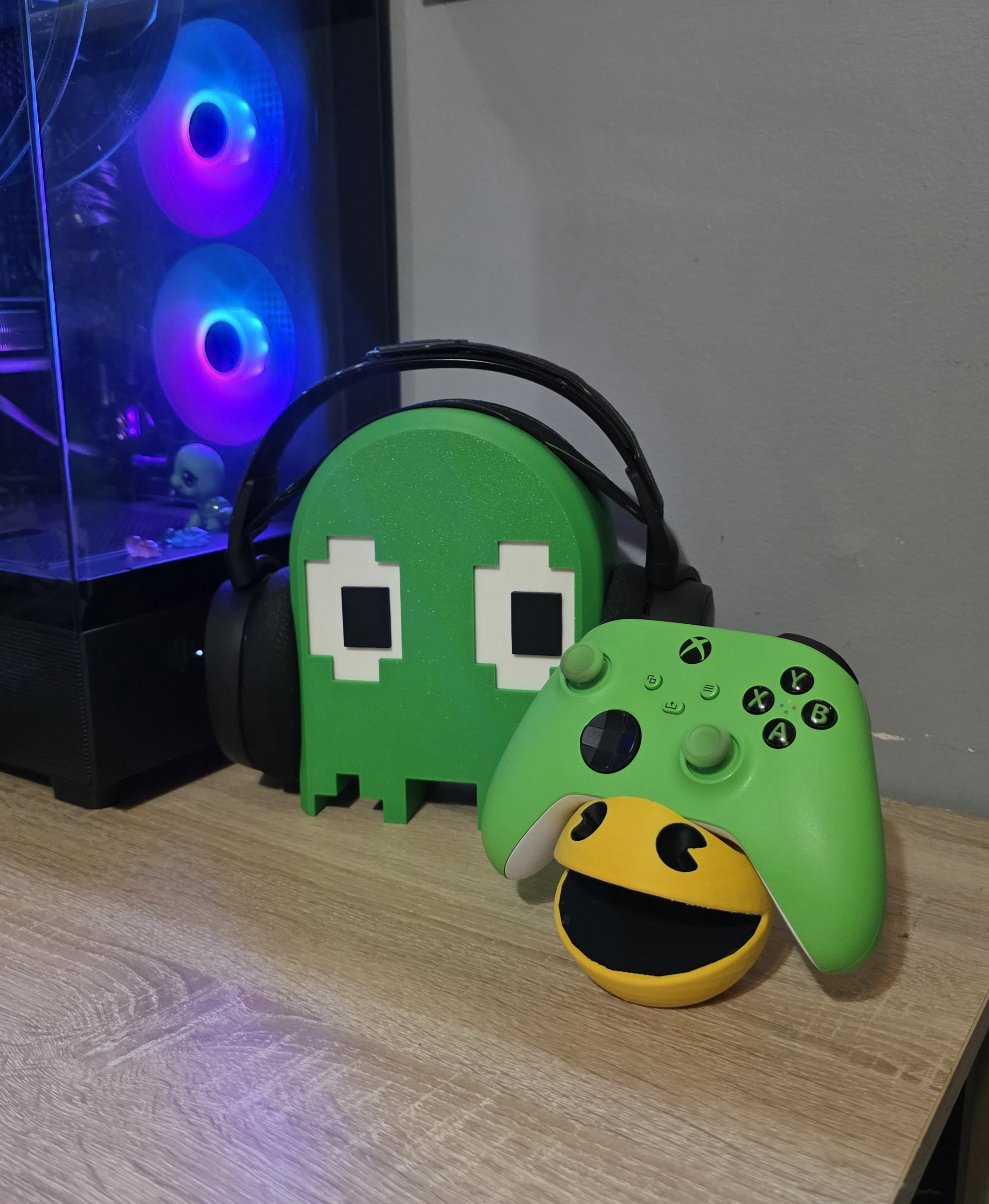 Miniatura 2 do modelo 3D Pacman Universal Controller Holder