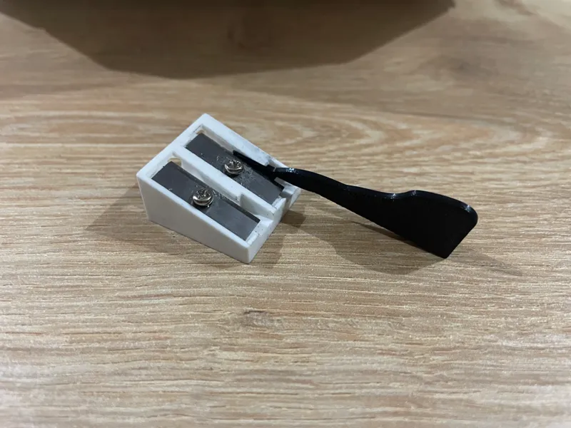 Lead Remover for pencil sharpeners