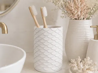 Bathroom Vase with fish scale decoration