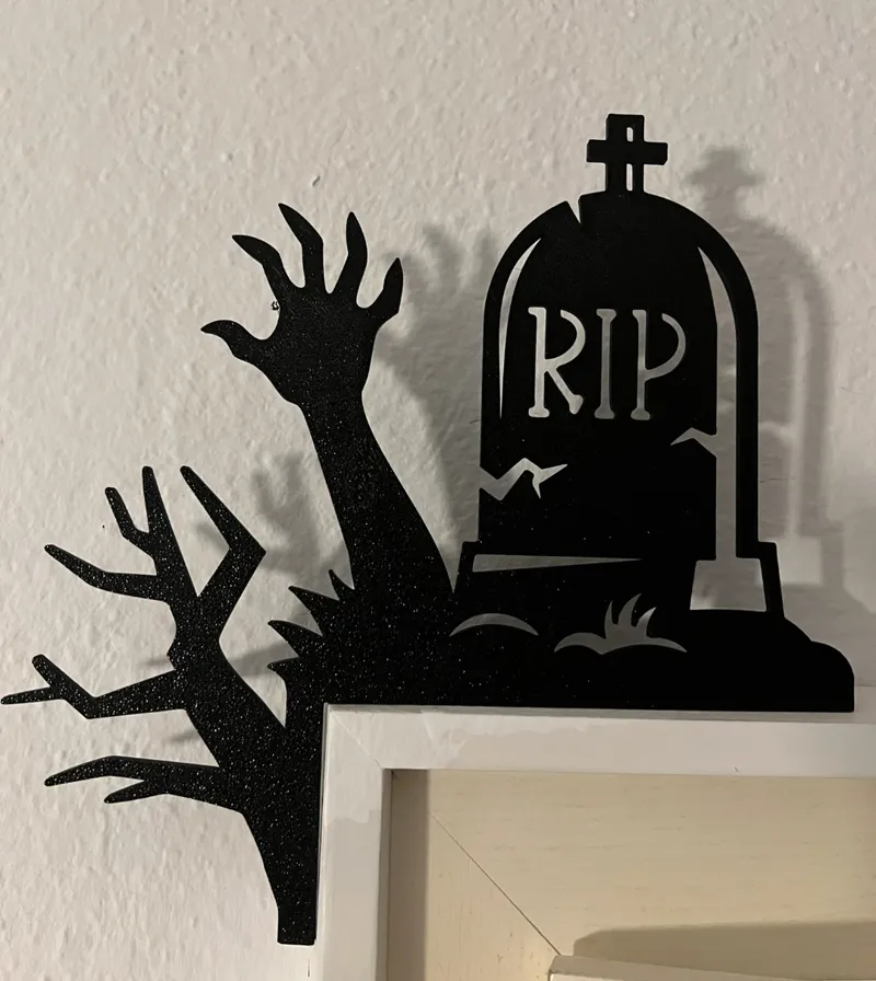 Creepy gravestone decoration for Halloween