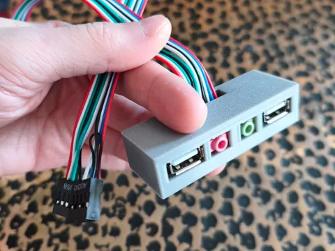 Caja o estuche: Front Panel Audio Jack and USB Interface CASING — referencia de MakerWorld