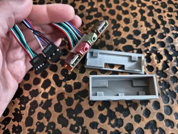Caja o estuche: Front Panel Audio Jack and USB Interface CASING — vista de referencia 3