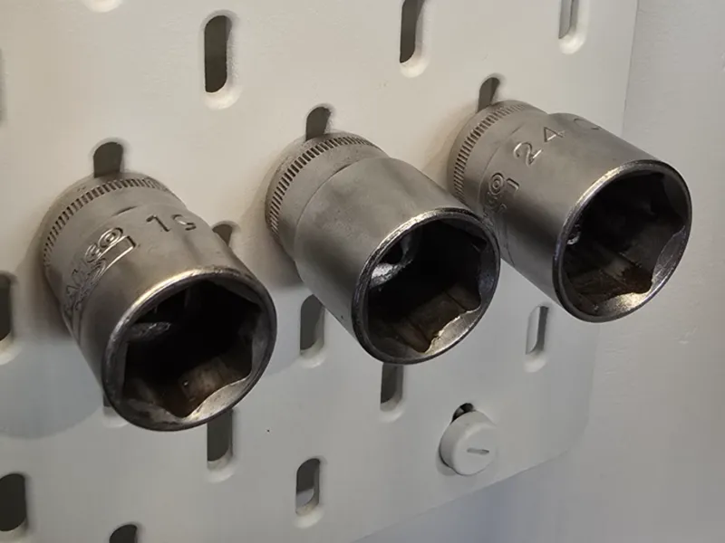 Skadis Socket organizer