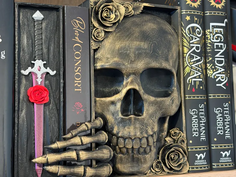 Skull BookNook with Roses (and Thorns) | 1 Color