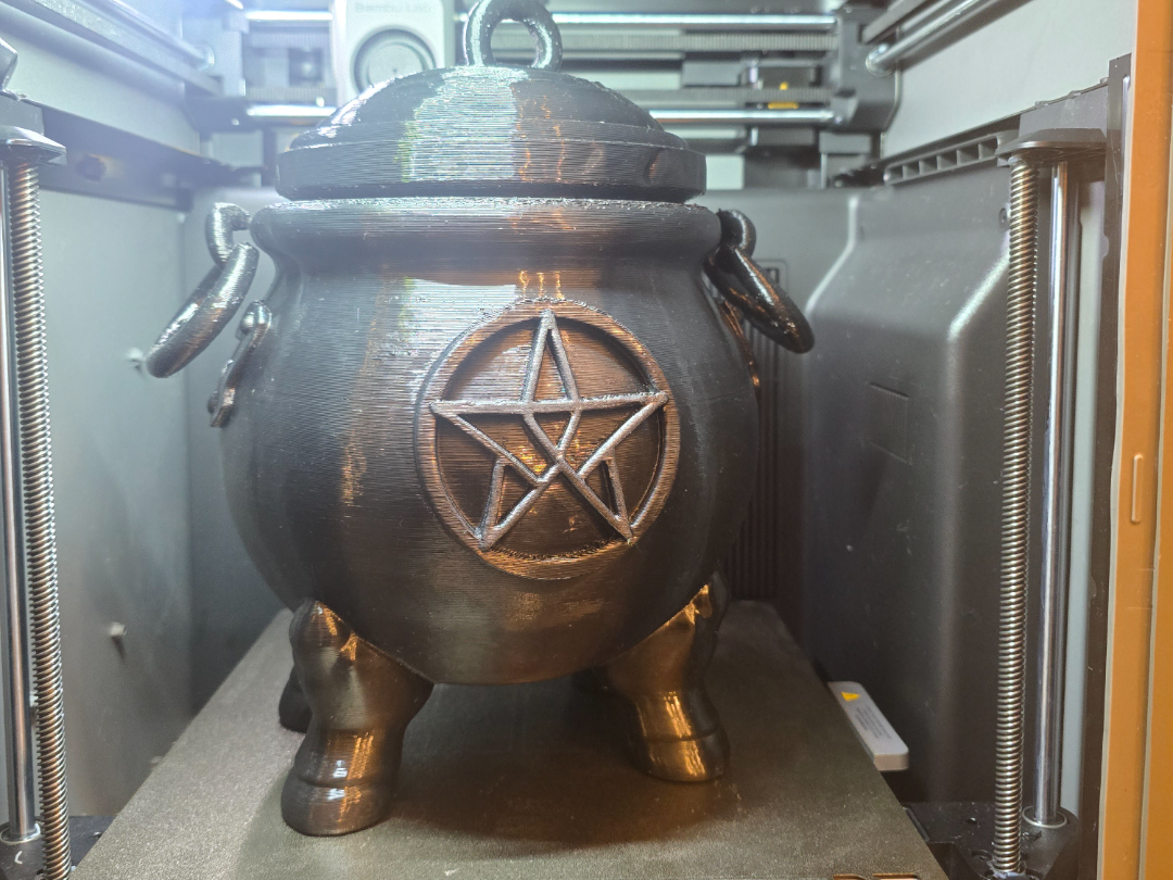 Cauldron With Lid  & Pentagram- 4 Sizes available