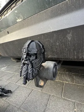 Tapa o cubierta: Dwarven Warrior Tow Hitch Cover — vista de referencia 3