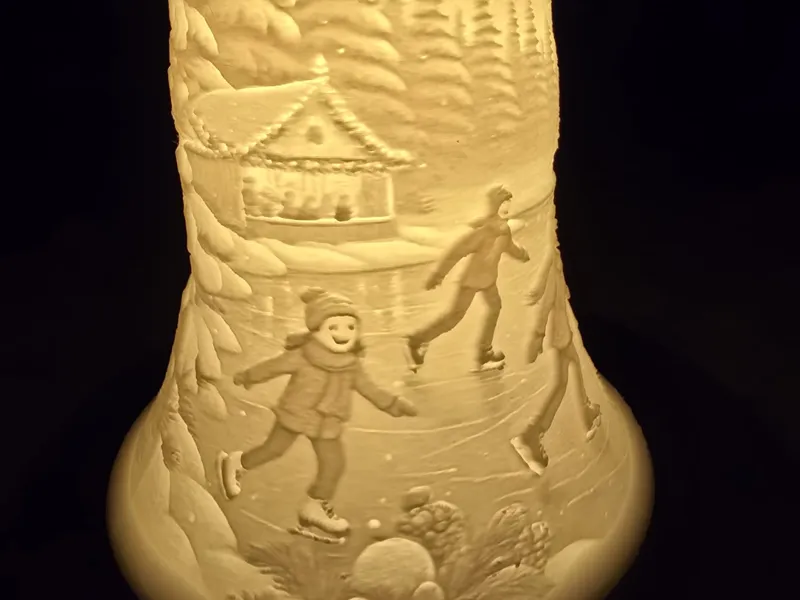 Lithophanglocke Auf dem See Schlittschuh laufen