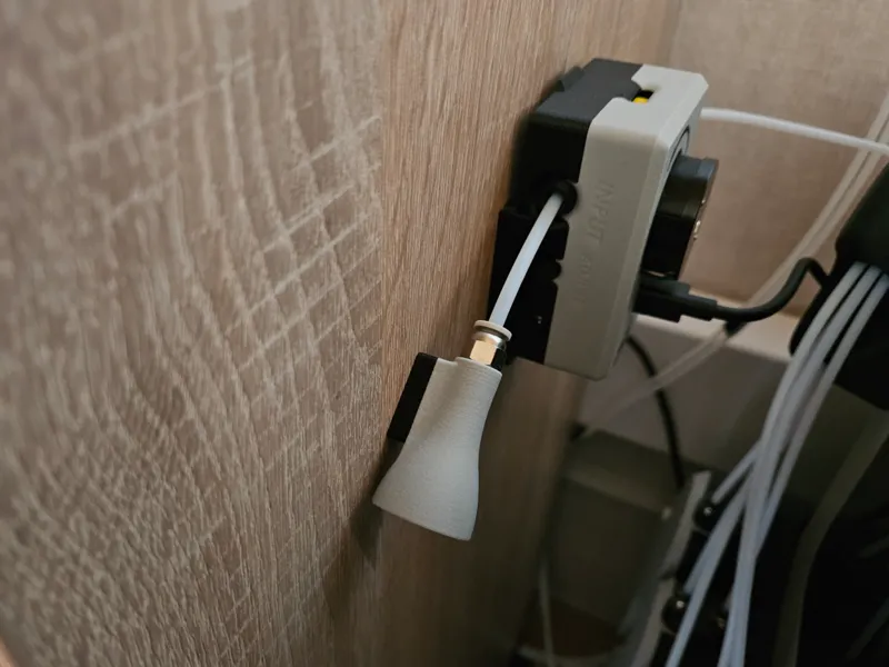 Filament Trichter zur Wandmontage