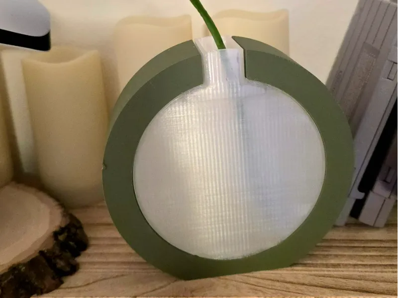 Round Cutout Vase