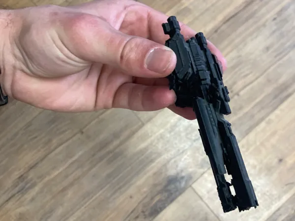 Maquette de la frégate lourde UNSC Halo, version réduite