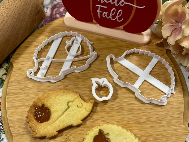 Hedgehog linzer cookie cutter