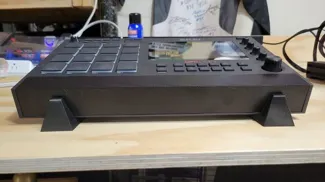 Akai MPC Live 2 - Stand