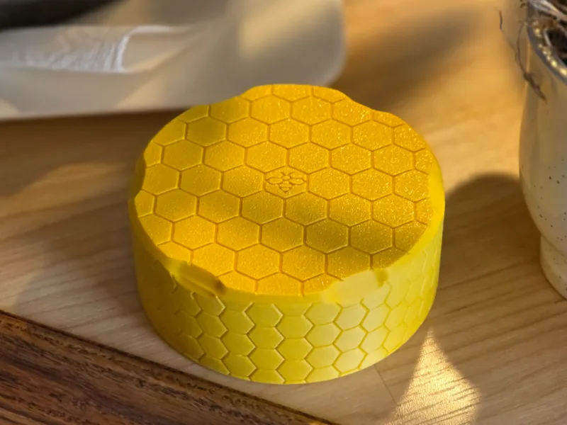 Twist Lock Honeycomb Bee Container AMS and Non AMS