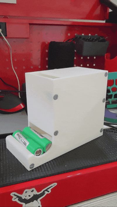 18650 Battery Dispenser - Holds 22!