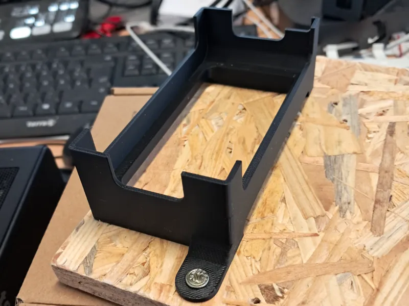 Intel NUC 12 upright stand