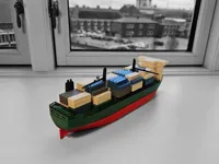 Petit porte-conteneurs à l'échelle 1:400 — photo 1