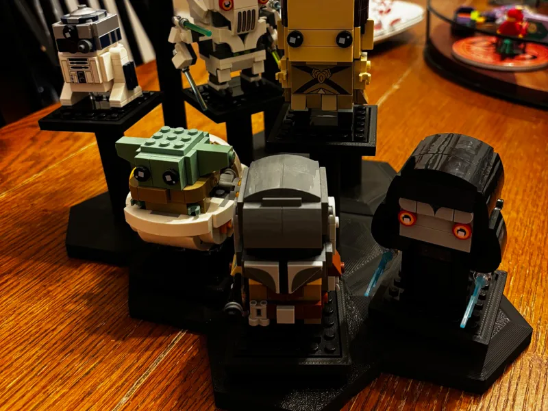 Fully modular Brickheadz stands
