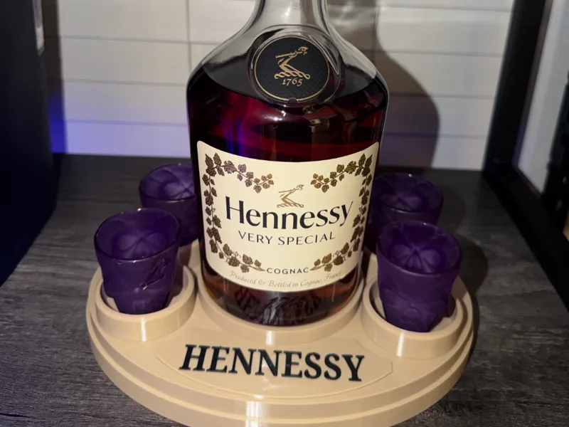 Hennessy Display - 1x Bottle & 2x Shot Glasses