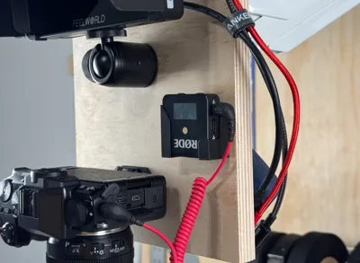 RODE Wireless Go Wall Mount with Accessible Ports