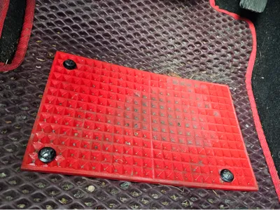 Heel pad, Car footrest pad