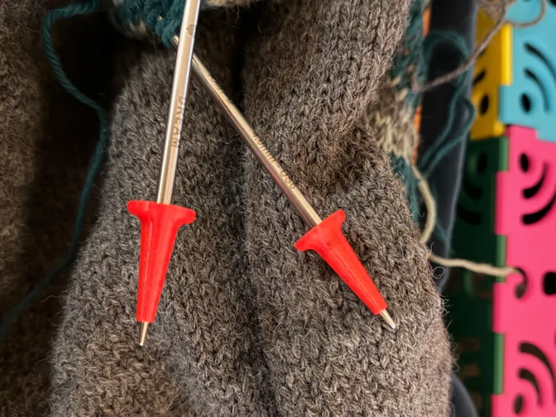 TPU stitch stoppers for knitting needles