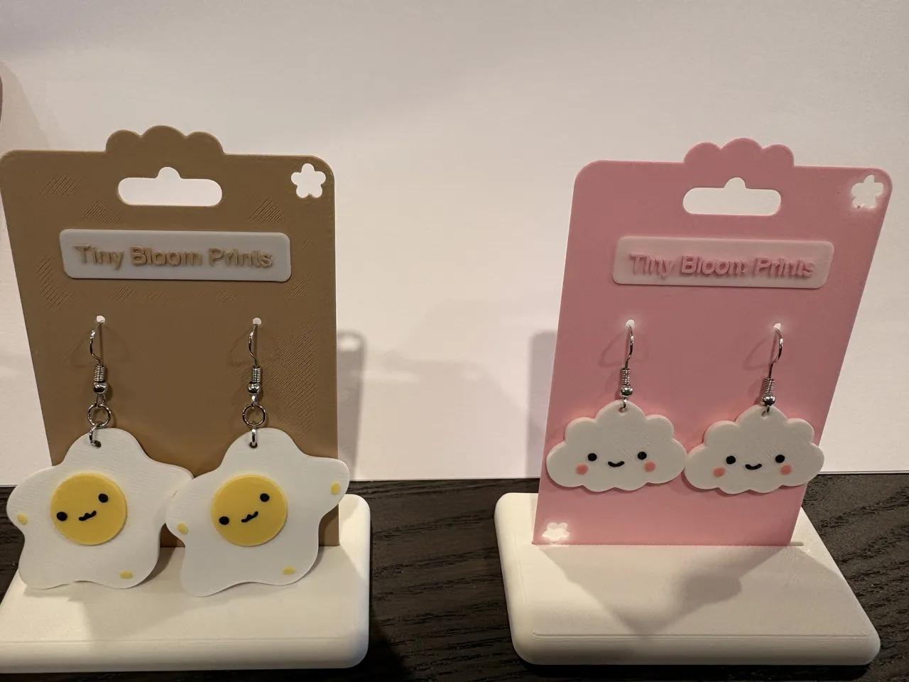 Custom Earring Display Card & Stand view 3