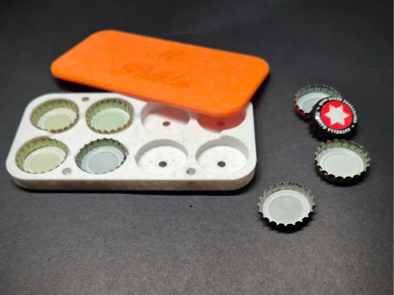 Painting palette with magnets