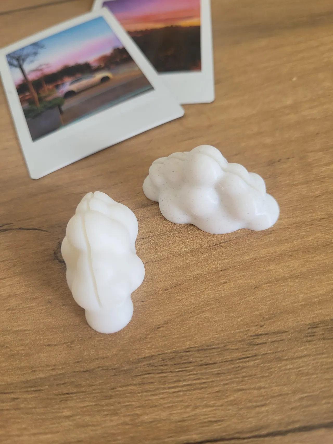 Cloud Photo Stand view 2