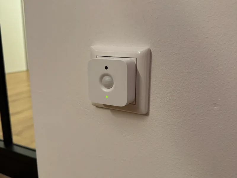 Philips Hue Motion Sensor - Gira 55 Mount Outlet