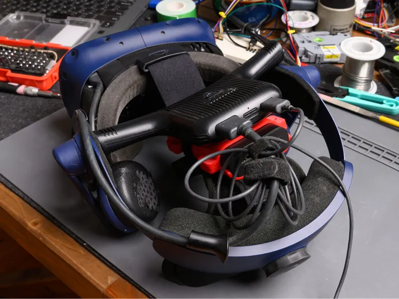 HTC Vive Pro wireless battery holder