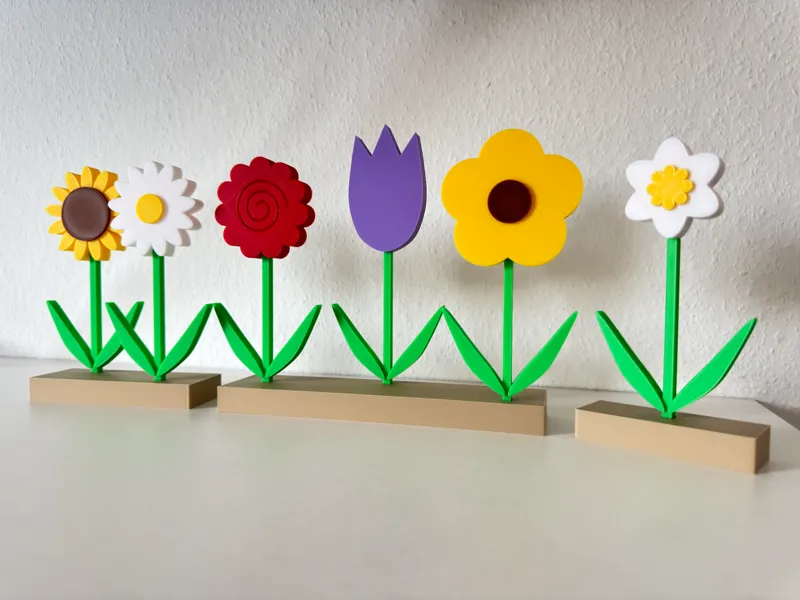 Dekorative Blumen mit Sockel