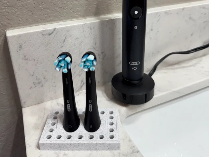 Oral B iO series toothbrush head holder stand