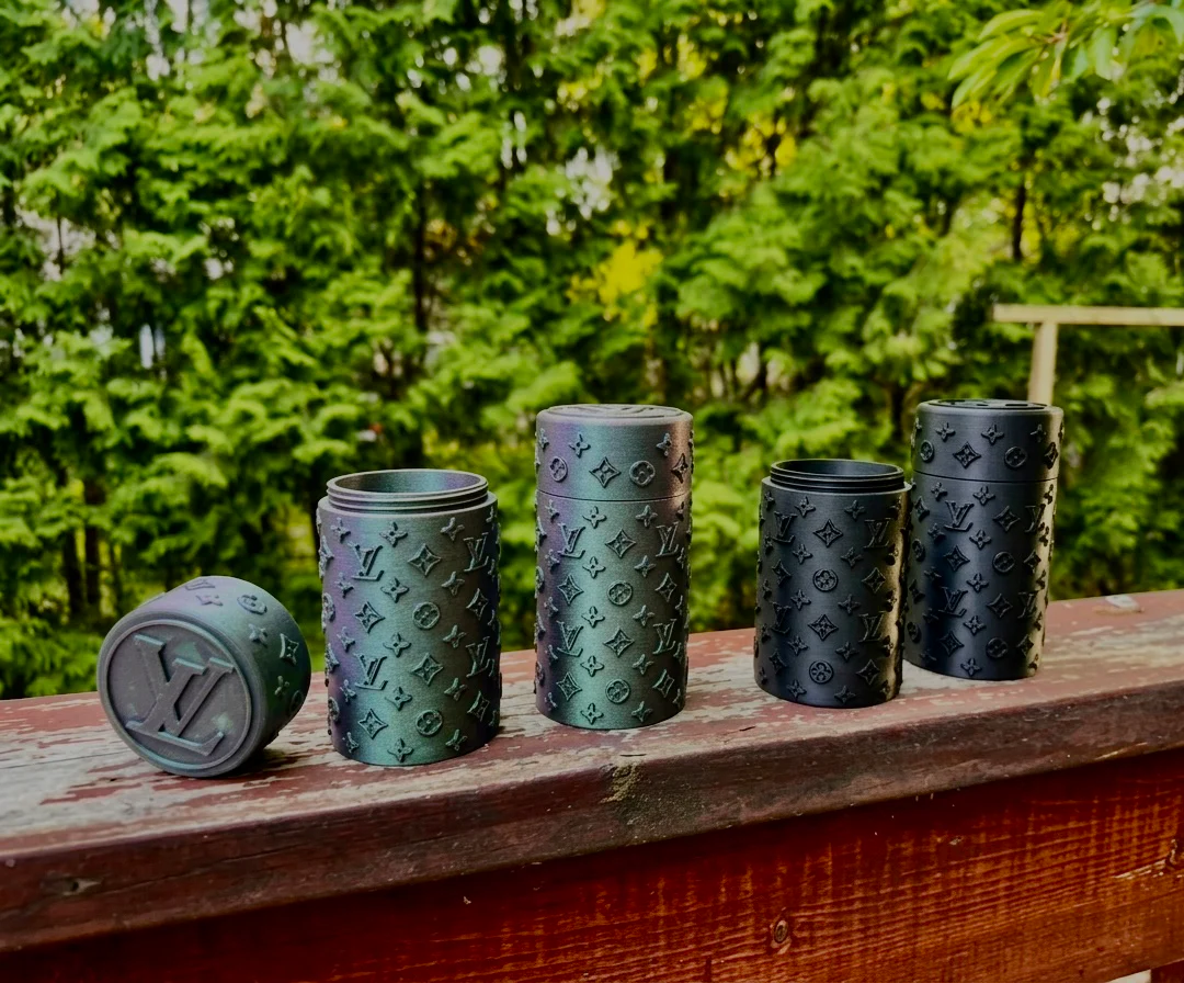 Miniatura 2 do modelo 3D LV Threaded Canister 
