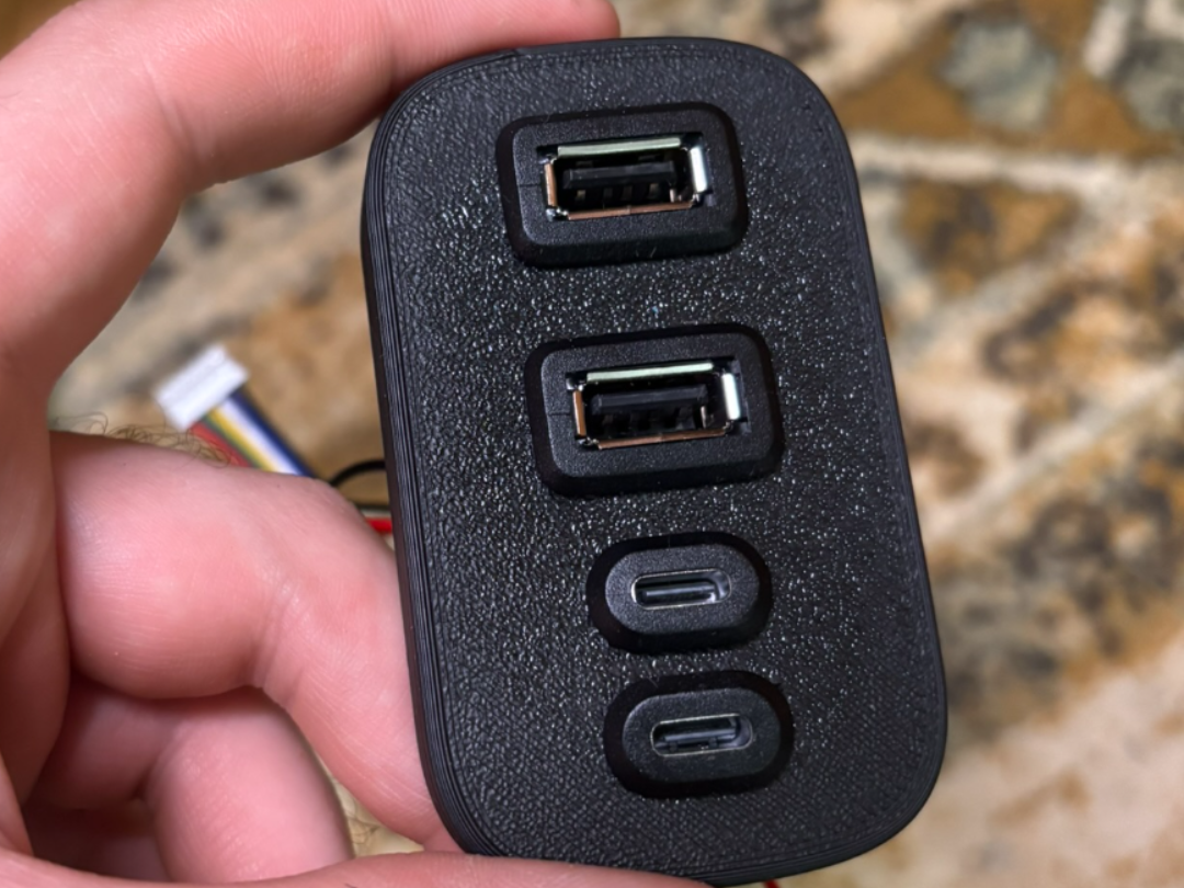 Lancia Kappa USB Ports