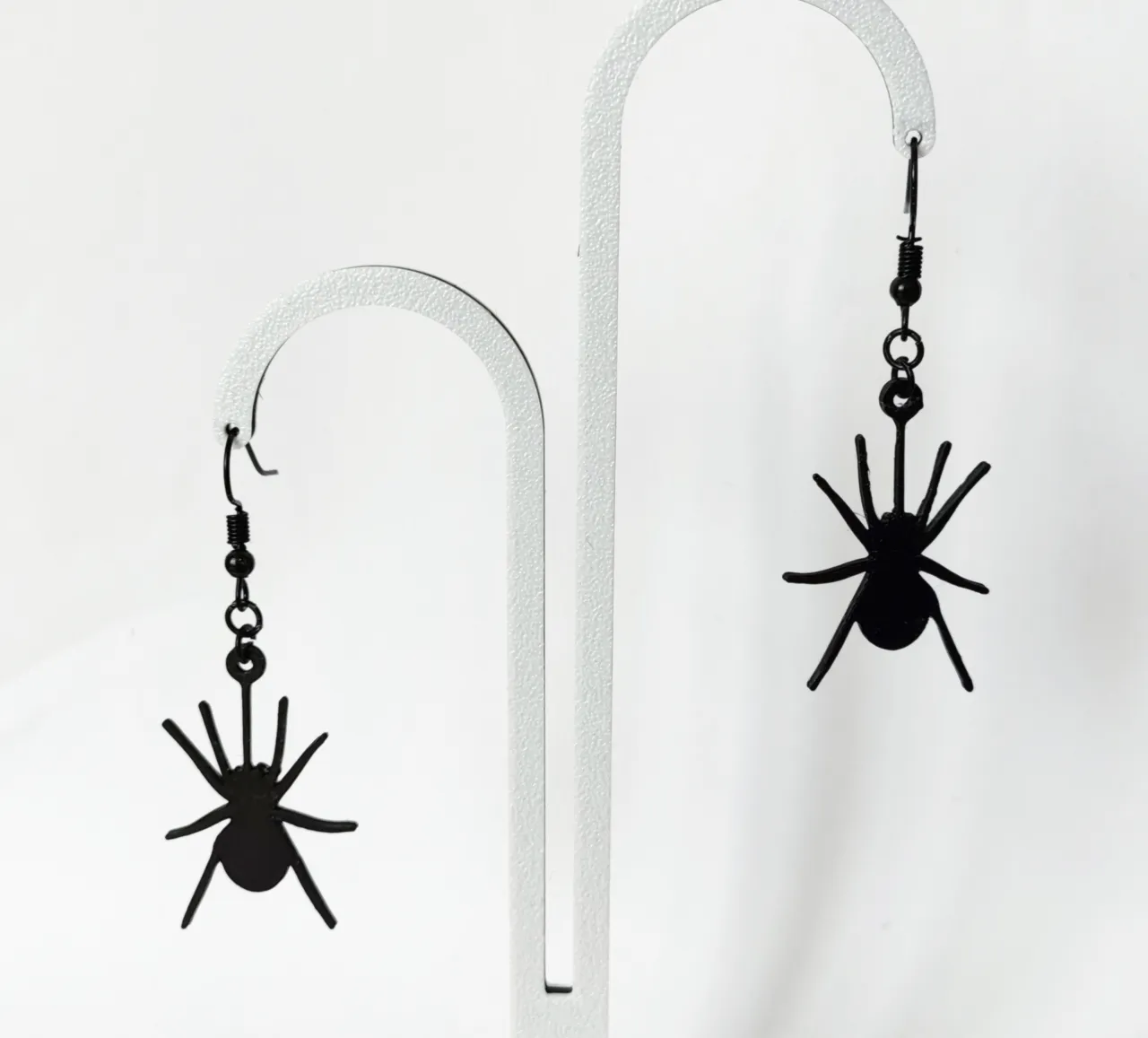 little spider - earrings view 4
