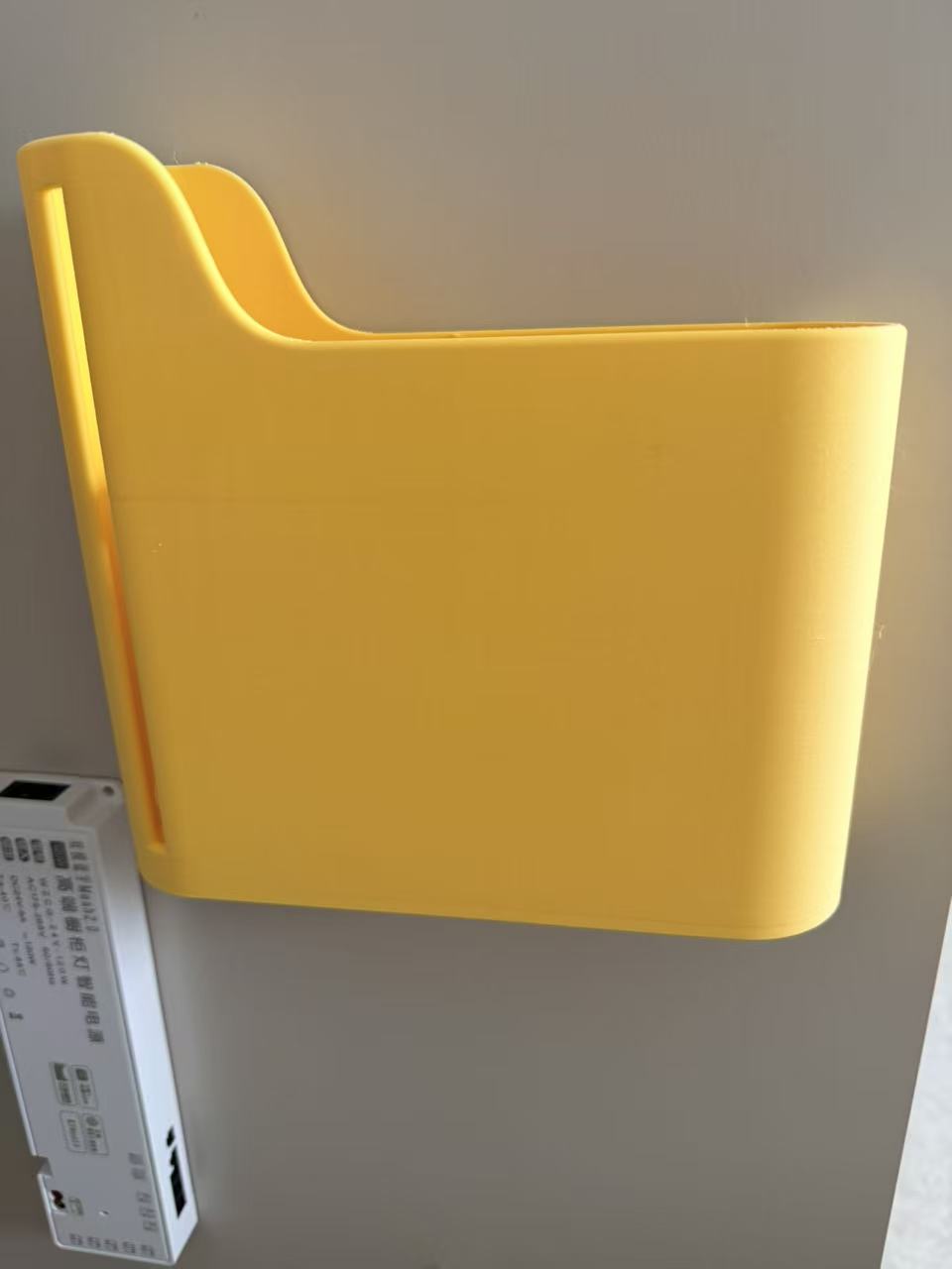 Miniatura 4 do modelo 3D 贴柜门垃圾袋收纳盒